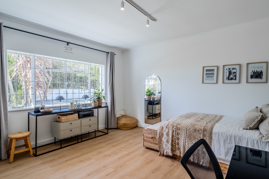 7 Bedroom Property for Sale in Rondebosch Western Cape